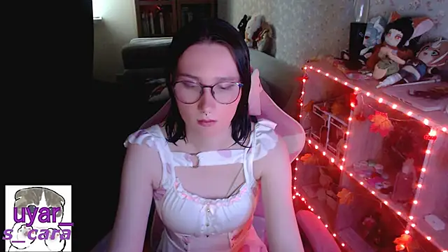 Snapshot of s_cara chatting on 8, 10, 2025 s cara online show from 8, 10, 2025