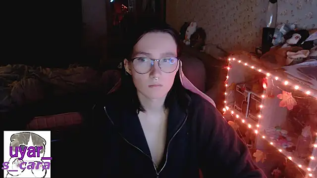 Snapshot of s_cara chatting on 18, 10, 2025 s cara online show from 18, 10, 2025