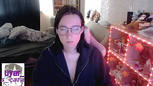 Snapshot of s_cara chatting on 19, 10, 2025 s cara online show from 19, 10, 2025