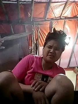 Snapshot of Heulwen-22 chatting on 6, 10, 2025 Heulwen-22 online show from 6, 10, 2025