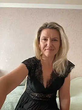 AliceSwan4011 online show from 13, 9, 2025