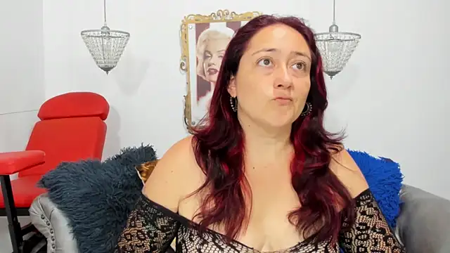 naughty milf esmeralda online show from 21, 5, 2026