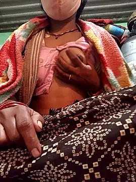 MISS LOVE 001 online show from 19, 11, 2025