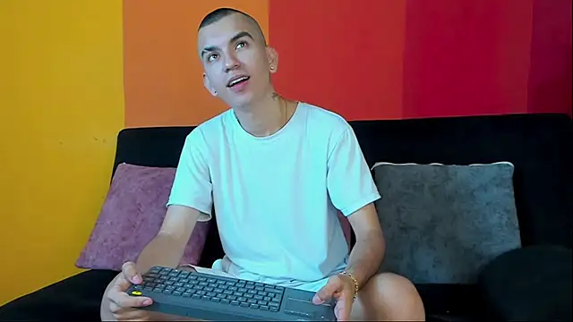 RowanCley online show from 12, 9, 2025