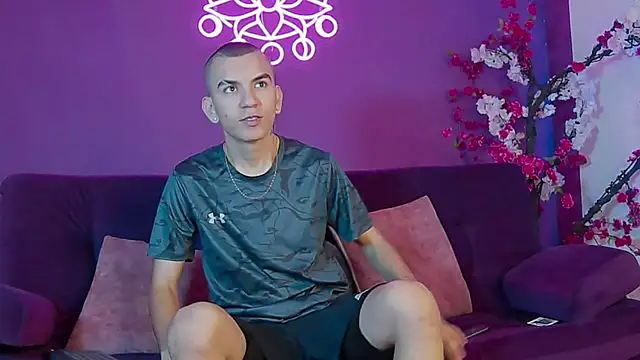 RowanCley online show from 19, 9, 2025