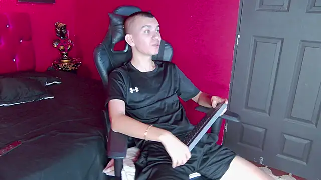 RowanCley online show from 1, 10, 2025