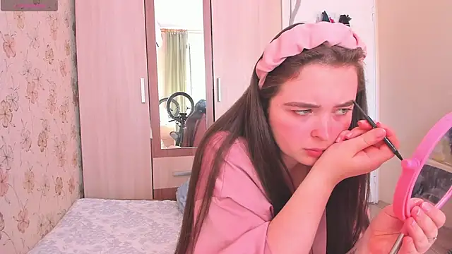 Snapshot of Alice_next_door chatting on 2, 6, 2026 Alice next door online show from 2, 6, 2026
