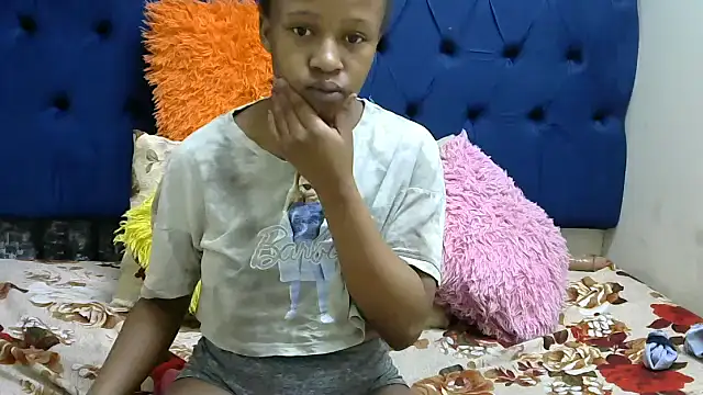 Snapshot of CURVYBABExxx chatting on 9, 9, 2025 CURVYBABExxx online show from 9, 9, 2025