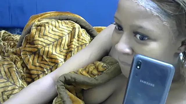 Snapshot of CURVYBABExxx chatting on 19, 9, 2025 CURVYBABExxx online show from 19, 9, 2025