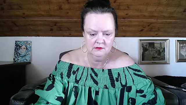 TiffanyMature online show from 2, 6, 2026