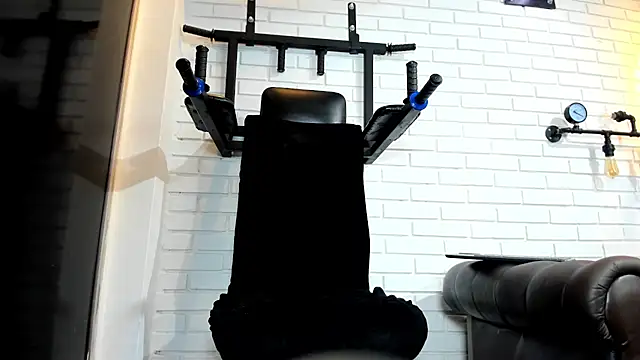 ItaloMoore online show from 8, 4, 2026