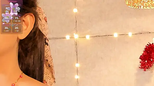 Snapshot of VioletHilton chatting on 15, 12, 2025 VioletHilton online show from 15, 12, 2025