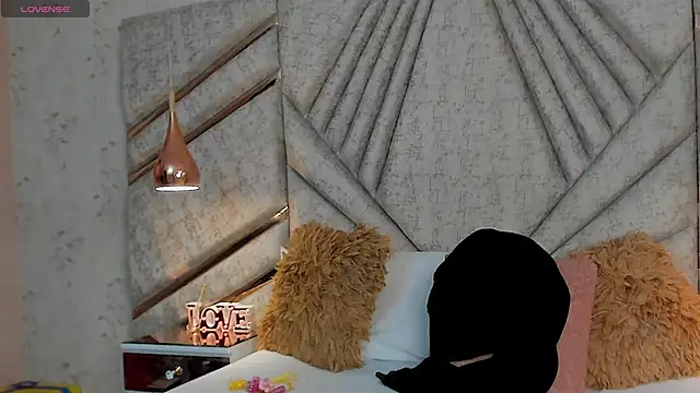 OliviaGarciaa online show from 18, 9, 2025