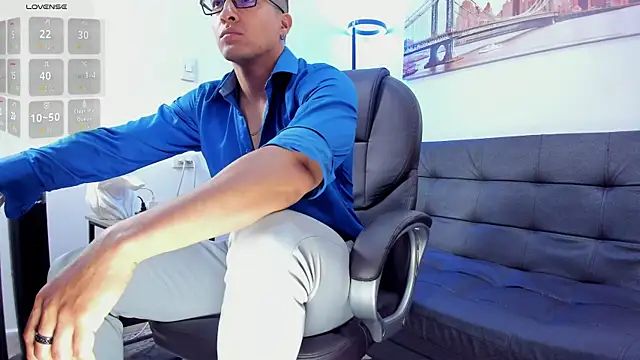 Snapshot of Dash_Bukoski chatting on 21, 10, 2025 Dash Bukoski online show from 21, 10, 2025