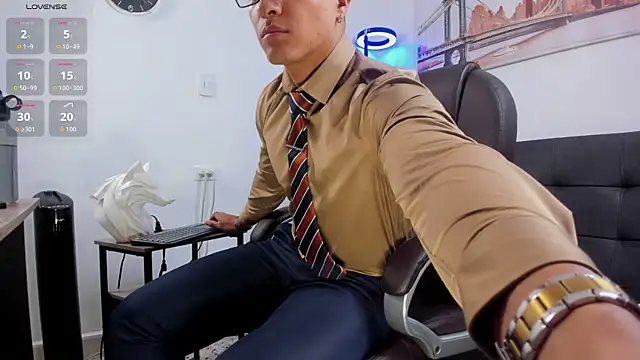 Snapshot of Dash_Bukoski chatting on 4, 11, 2025 Dash Bukoski online show from 4, 11, 2025