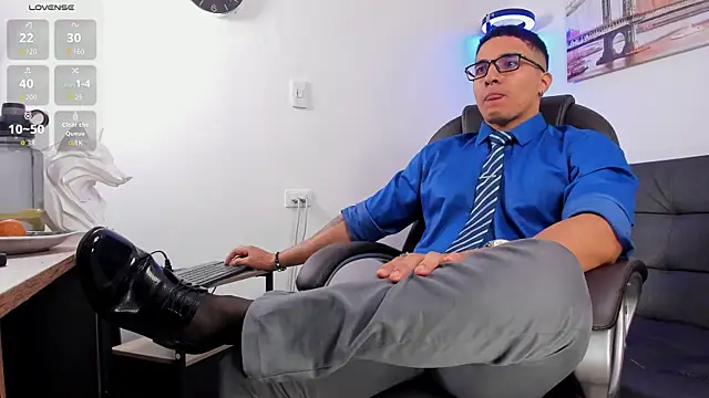 Snapshot of Dash_Bukoski chatting on 9, 11, 2025 Dash Bukoski online show from 9, 11, 2025