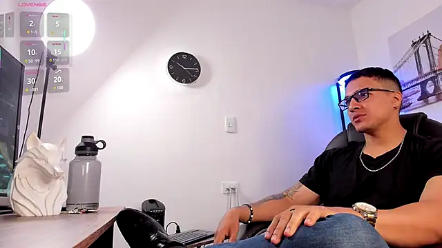 Snapshot of Dash_Bukoski chatting on 25, 11, 2025 Dash Bukoski online show from 25, 11, 2025