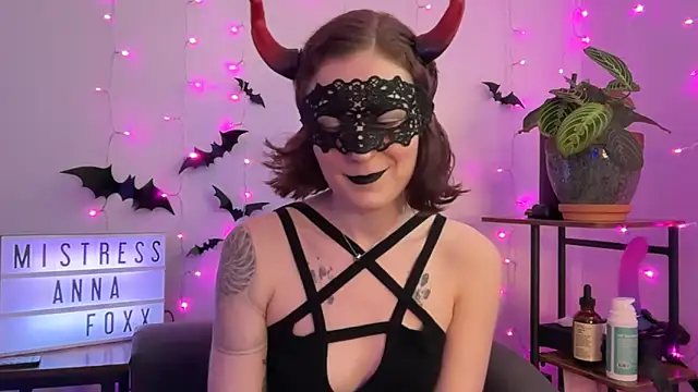 Snapshot of mistressannafoxx chatting on 30, 10, 2025 mistressannafoxx online show from 30, 10, 2025