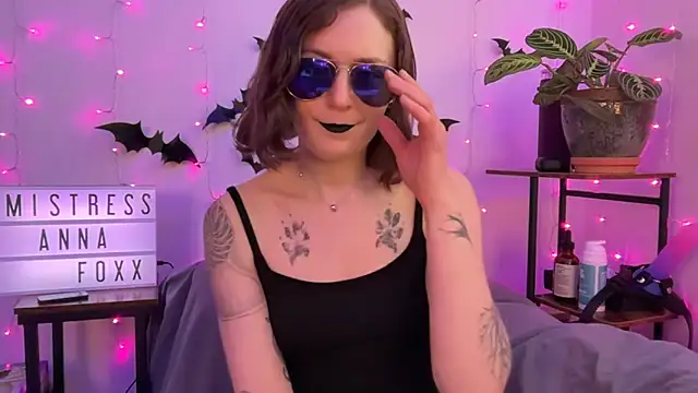 Snapshot of mistressannafoxx chatting on 6, 11, 2025 mistressannafoxx online show from 6, 11, 2025