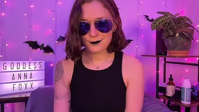 Snapshot of mistressannafoxx chatting on 23, 11, 2025 mistressannafoxx online show from 23, 11, 2025