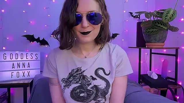 Snapshot of mistressannafoxx chatting on 28, 11, 2025 mistressannafoxx online show from 28, 11, 2025