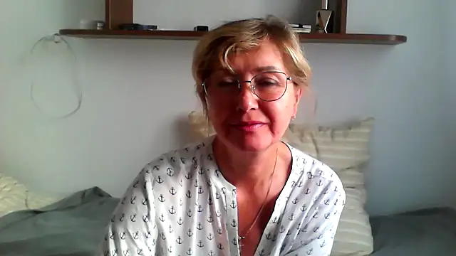 IrynaMolbertx online show from 22, 9, 2025