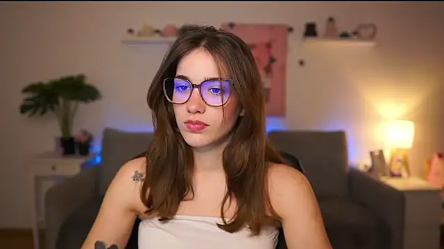 kissie cat online show from 2, 2, 2026