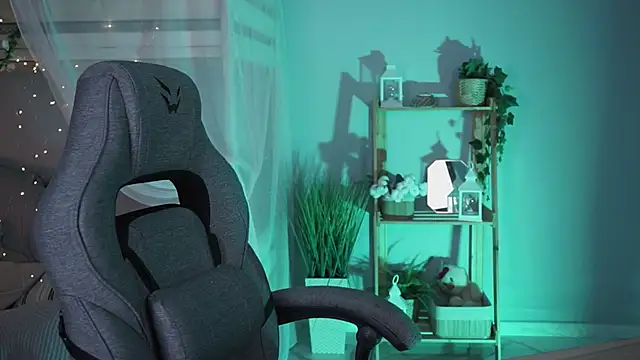 Snapshot of BethanyCloud chatting on 16, 12, 2025 BethanyCloud online show from 16, 12, 2025