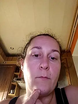 Amandda  online show from 4, 10, 2025