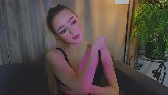 Snapshot of Relax_Time_ chatting on 19, 11, 2025 Relax Time online show from 19, 11, 2025