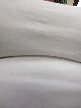 Mia-Glow online show from 7, 4, 2026