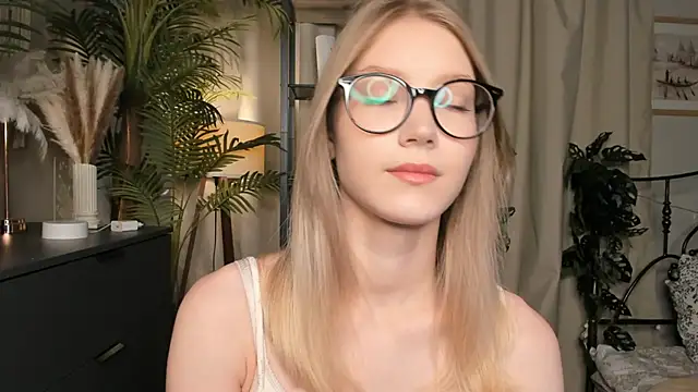 Snapshot of ChinBonnell chatting on 10, 10, 2025 ChinBonnell online show from 10, 10, 2025
