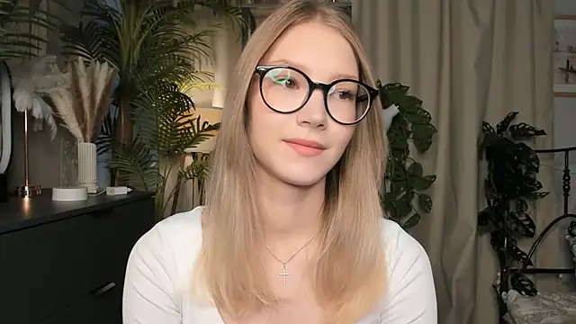 Snapshot of ChinBonnell chatting on 16, 10, 2025 ChinBonnell online show from 16, 10, 2025