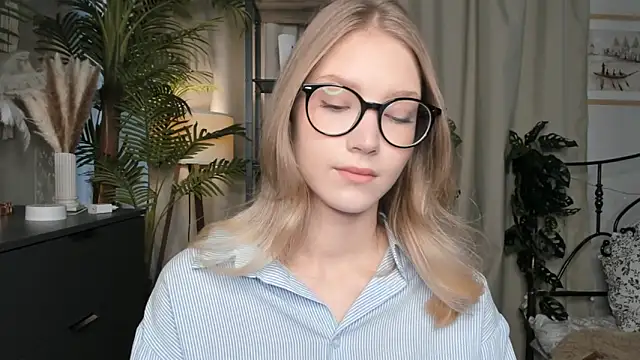 Snapshot of ChinBonnell chatting on 18, 10, 2025 ChinBonnell online show from 18, 10, 2025