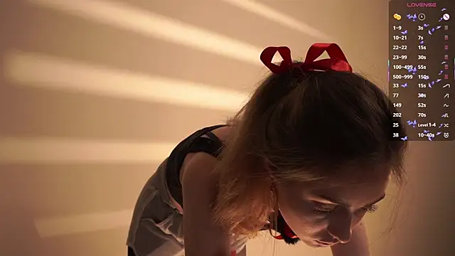 Snapshot of VernonKnapik chatting on 11, 11, 2025 VernonKnapik online show from 11, 11, 2025