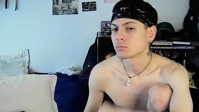 Snapshot of Dioniso_guy8 chatting on 2, 10, 2025 Dioniso guy8 online show from 2, 10, 2025