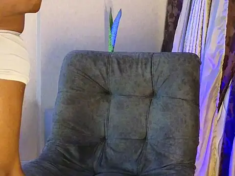 Snapshot of BenjaminCol_ chatting on 13, 10, 2025 BenjaminCol online show from 13, 10, 2025