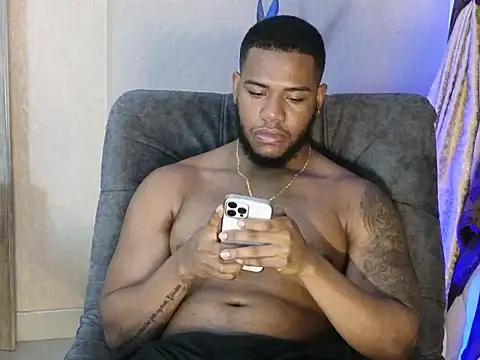 Snapshot of BenjaminCol_ chatting on 21, 10, 2025 BenjaminCol online show from 21, 10, 2025