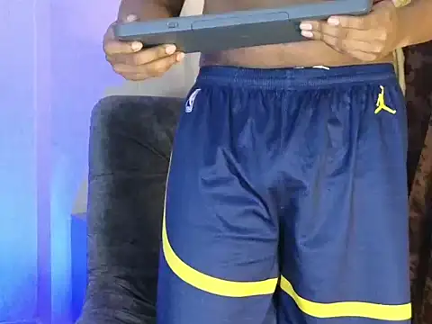 Snapshot of BenjaminCol_ chatting on 5, 11, 2025 BenjaminCol online show from 5, 11, 2025