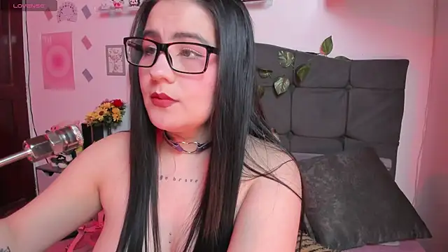 Snapshot of Fia__ chatting on 2, 10, 2025 Fia   online show from 2, 10, 2025