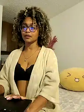 BiiancaEstradaa online show from 23, 10, 2025