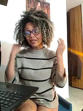 BiiancaEstradaa online show from 10, 2, 2026