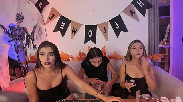 Snapshot of spicy_angels_ chatting on 9, 10, 2025 spicy angels online show from 9, 10, 2025