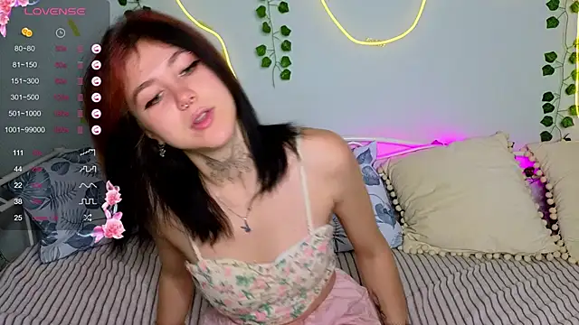 Snapshot of sweet_miami chatting on 4, 10, 2025 sweet miami online show from 4, 10, 2025