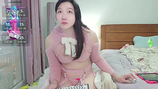 Snapshot of Eulalia-A chatting on 17, 11, 2025 Eulalia-A online show from 17, 11, 2025