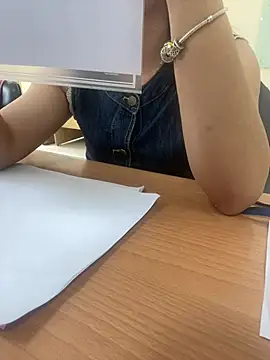 -NhaKy22 online show from 9, 4, 2026