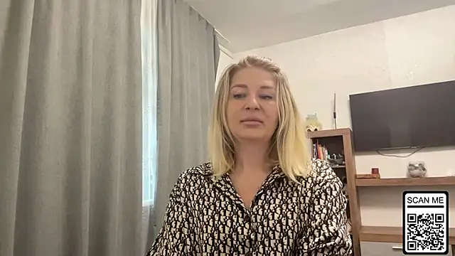 Snapshot of Blondie_xoxoxo chatting on 3, 10, 2025 Blondie xoxoxo online show from 3, 10, 2025