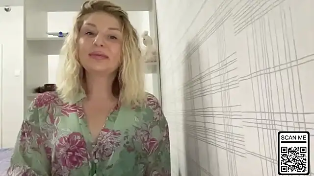 Blondie xoxoxo online show from 8, 11, 2025