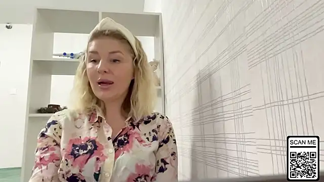 Blondie xoxoxo online show from 20, 11, 2025