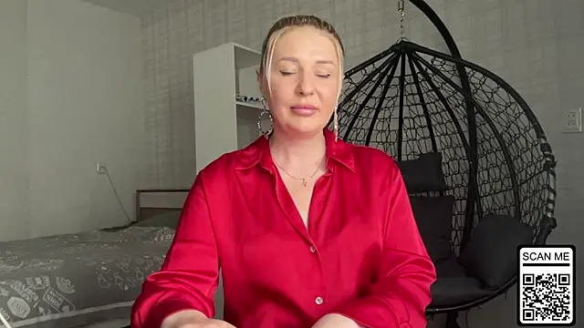 Blondie xoxoxo online show from 25, 5, 2026